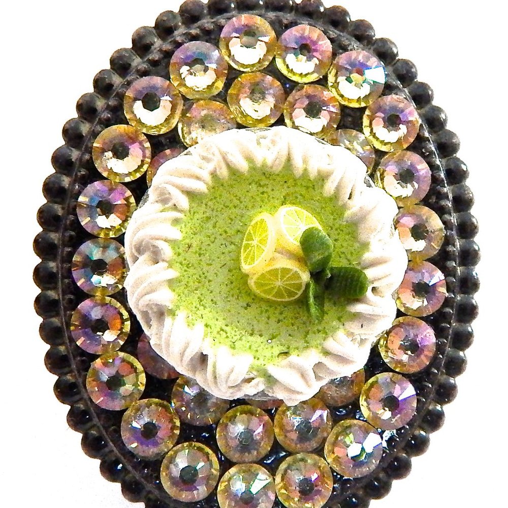KEY LIME PIE RHINESTONE RING - Picture 1 of 5
